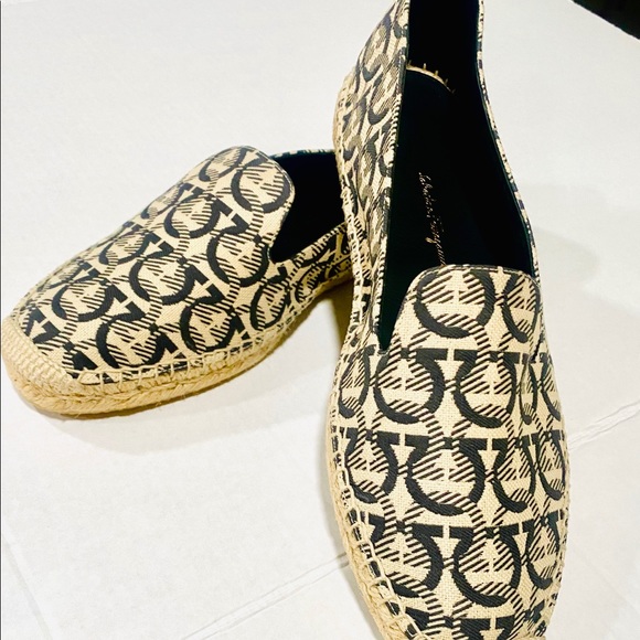 Ferragamo Women’s Sue Logo Canvas Espadrilles. - Picture 10 of 11